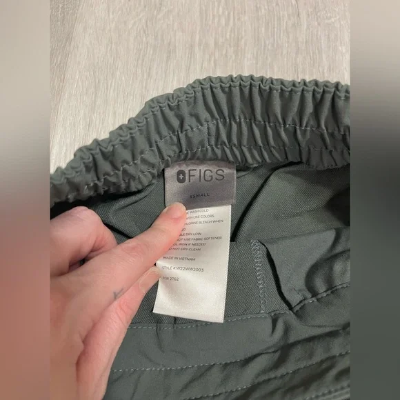 Womens Figs scrub pants - Picture 3 of 4